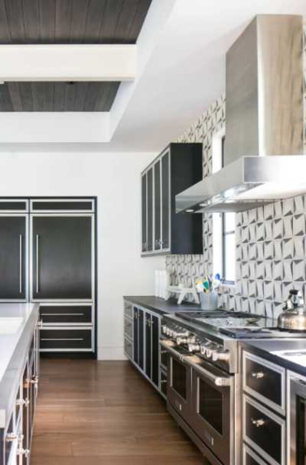 طراحی کابینت دو رنگ آشپزخانه