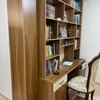 کتابخانه و میز تحریر