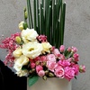 باکس گلهای تقدیمی و خواستگاری در سایزها و رنگهای مختلف قابل اجرا هستند