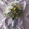 گل‌آرایی دسته گل ترند عروس با گل های ژیپسوفیلا و ارکیده