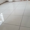 نصب سرامیک کف ابعاد ۶۰در۶۰با صلیب