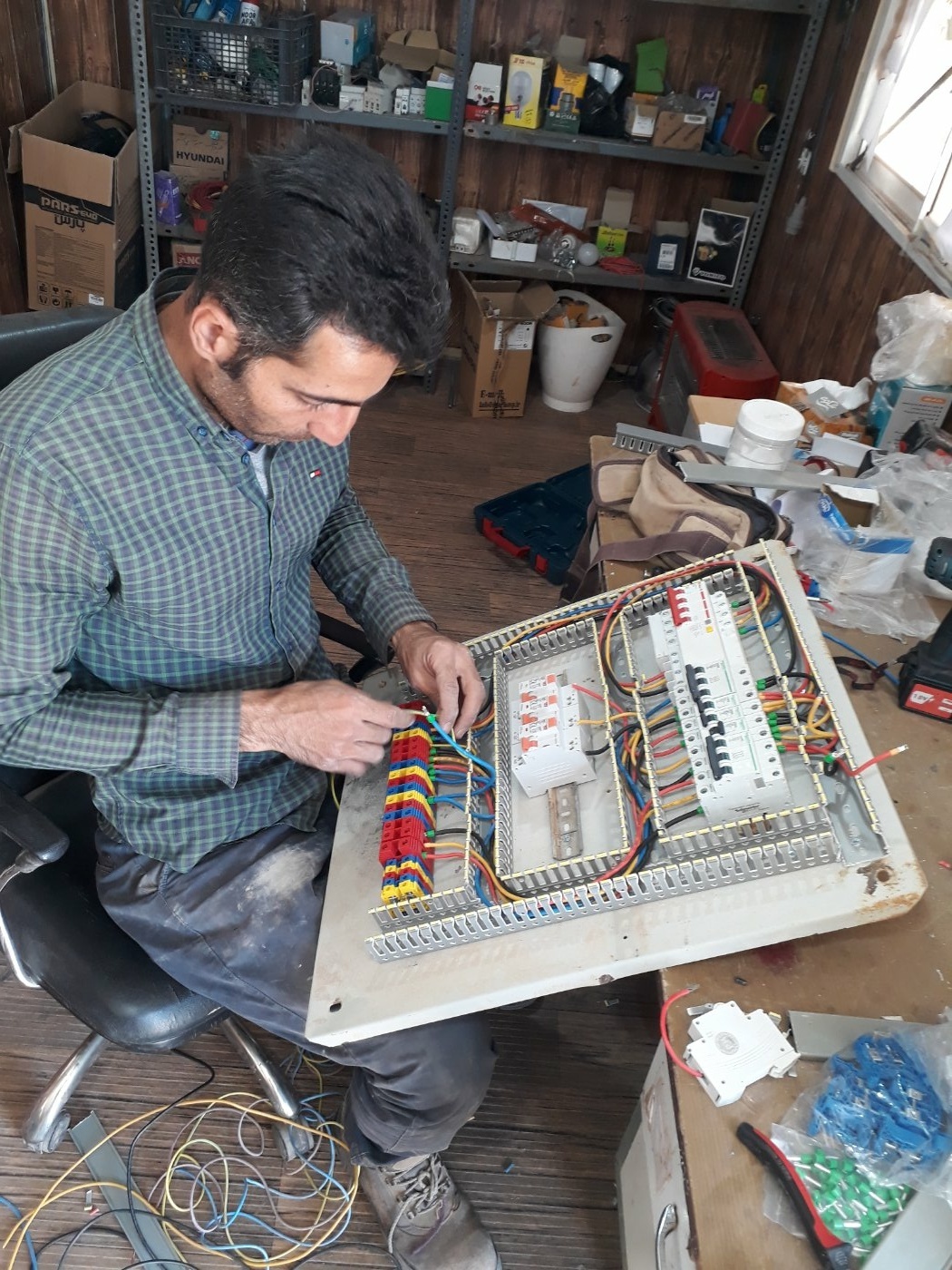 نمونه کار اکبر نوری فرد 77