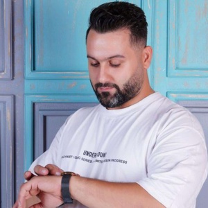 بابک انتظام