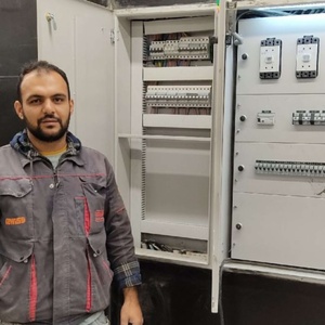 یونس عزیزی