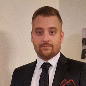 پویان برپروشان