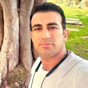 مهدی آخوندزاده بستی