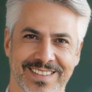 فریدون آزادی