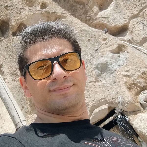 رضا صادقی
