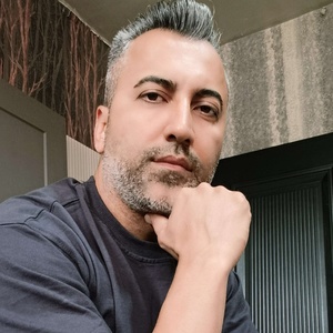 امین عزتی