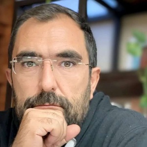 حسن نیک اختر