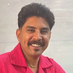 کیوان روئین تن