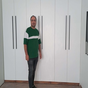 محسن مومنی