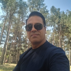 اسداله اکبری
