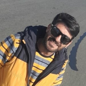 علی قائنی
