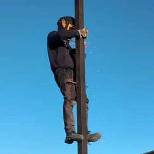 مبین احراری فر