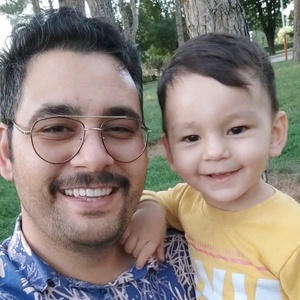 منوچهر نگهداری