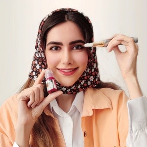 لعیا رستمی