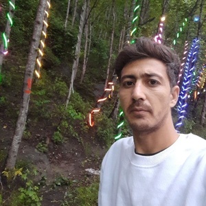 عظیم منفرد