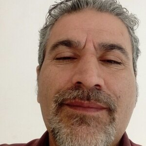 سید علی  حسینی