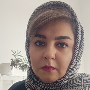 منا سفید فرد