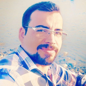 علی تقدسی شارک