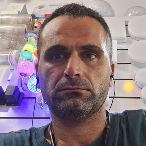 حامد شکورخواه