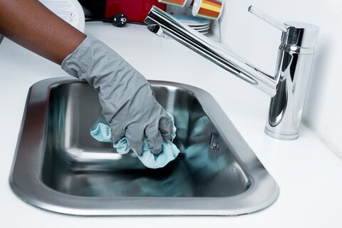 چرا نیاز است که خدمات نظافت منزل توسط نیروهای متخصص انجام شود؟