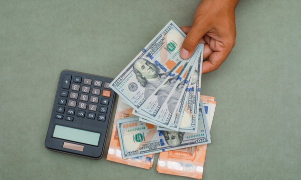 خدمات مالی و اعتباری